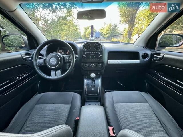 Белый Джип Компас, объемом двигателя 2.36 л и пробегом 233 тыс. км за 7800 $, фото 41 на Automoto.ua