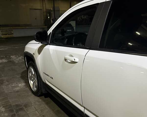 Белый Джип Компас, объемом двигателя 2.14 л и пробегом 222 тыс. км за 10600 $, фото 11 на Automoto.ua