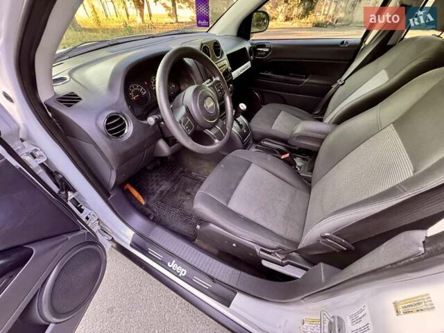 Белый Джип Компас, объемом двигателя 2.36 л и пробегом 233 тыс. км за 7800 $, фото 39 на Automoto.ua