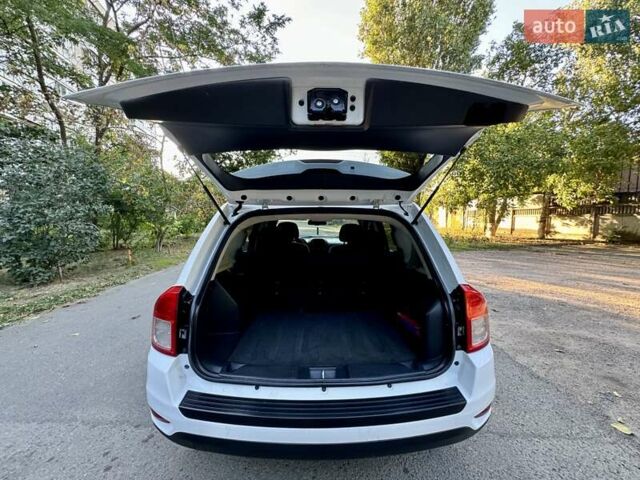 Белый Джип Компас, объемом двигателя 2.36 л и пробегом 233 тыс. км за 7800 $, фото 50 на Automoto.ua