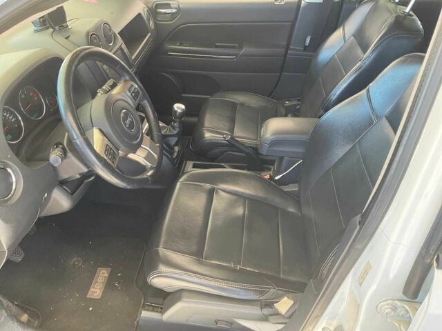 Білий Джип Compass, об'ємом двигуна 2.2 л та пробігом 235 тис. км за 4490 $, фото 7 на Automoto.ua