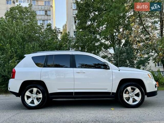 Белый Джип Компас, объемом двигателя 2.36 л и пробегом 233 тыс. км за 7800 $, фото 6 на Automoto.ua
