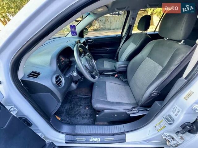 Белый Джип Компас, объемом двигателя 2.36 л и пробегом 233 тыс. км за 7800 $, фото 34 на Automoto.ua
