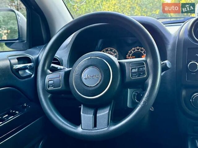 Белый Джип Компас, объемом двигателя 2.36 л и пробегом 233 тыс. км за 7800 $, фото 48 на Automoto.ua