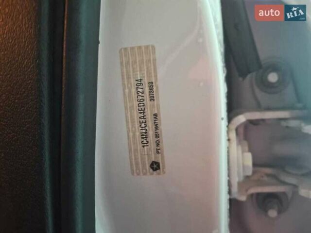 Белый Джип Компас, объемом двигателя 2 л и пробегом 70 тыс. км за 12499 $, фото 15 на Automoto.ua