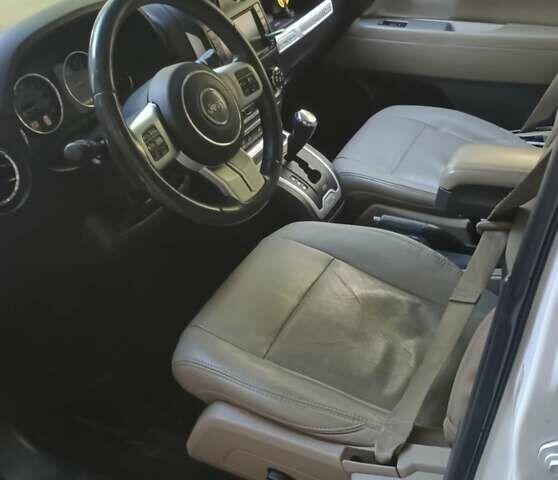 Білий Джип Compass, об'ємом двигуна 2.36 л та пробігом 246 тис. км за 9300 $, фото 3 на Automoto.ua