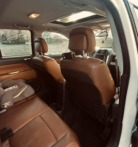 Джип Компас 2013 в Луцке на Automoto.ua Белый Джип Компас, объемом двигателя 2.36 л и пробегом 193 тыс. км за 9700 $, фото 23 на Automoto.ua