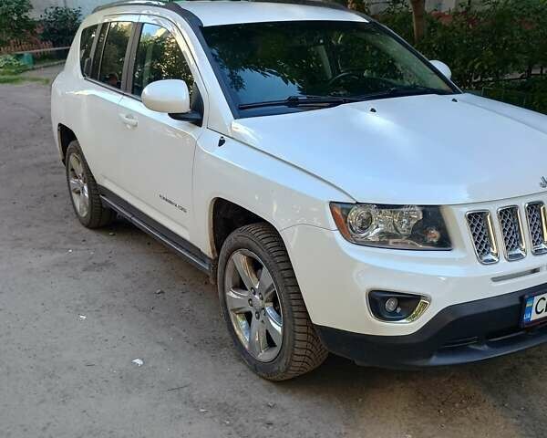 Білий Джип Compass, об'ємом двигуна 2.4 л та пробігом 245 тис. км за 10000 $, фото 1 на Automoto.ua
