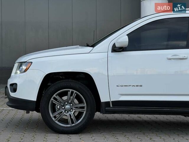 Белый Джип Компас, объемом двигателя 2.36 л и пробегом 175 тыс. км за 9800 $, фото 4 на Automoto.ua