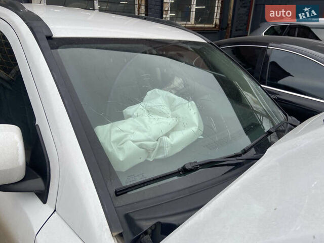 Белый Джип Компас, объемом двигателя 2.36 л и пробегом 165 тыс. км за 4400 $, фото 2 на Automoto.ua