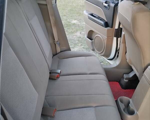 Белый Джип Компас, объемом двигателя 2.36 л и пробегом 140 тыс. км за 9999 $, фото 12 на Automoto.ua
