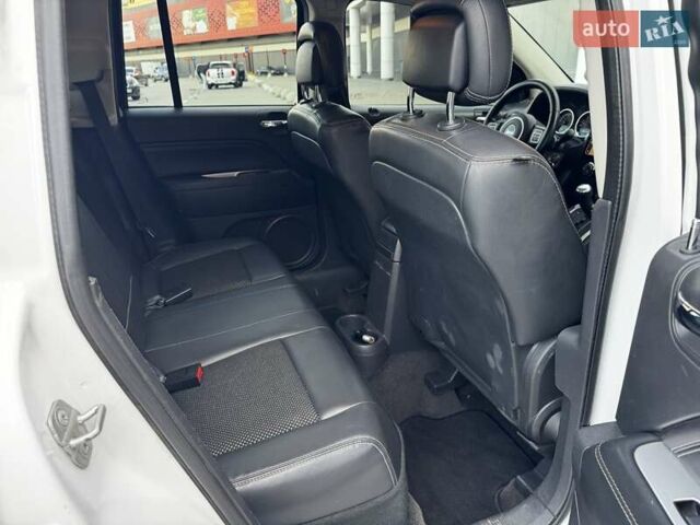 Белый Джип Компас, объемом двигателя 2.36 л и пробегом 175 тыс. км за 9800 $, фото 12 на Automoto.ua