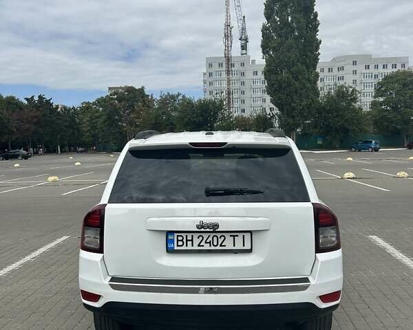 Білий Джип Compass, об'ємом двигуна 2.36 л та пробігом 85 тис. км за 10700 $, фото 4 на Automoto.ua