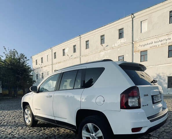 Джип Компас 2013 в Луцке на Automoto.ua Белый Джип Компас, объемом двигателя 2.36 л и пробегом 193 тыс. км за 9700 $, фото 13 на Automoto.ua