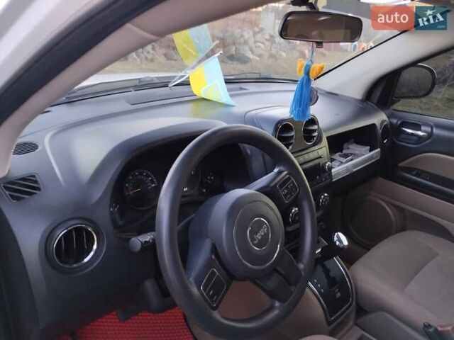 Белый Джип Компас, объемом двигателя 2.36 л и пробегом 140 тыс. км за 9999 $, фото 7 на Automoto.ua