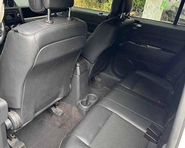 Білий Джип Compass, об'ємом двигуна 2.36 л та пробігом 85 тис. км за 11300 $, фото 12 на Automoto.ua