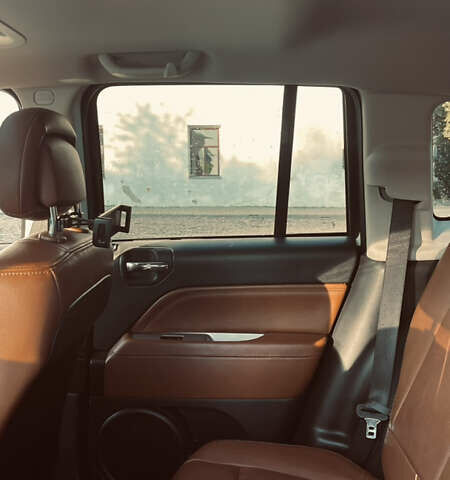 Джип Компас 2013 в Луцке на Automoto.ua Белый Джип Компас, объемом двигателя 2.36 л и пробегом 193 тыс. км за 9700 $, фото 27 на Automoto.ua