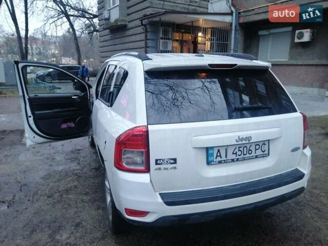 Белый Джип Компас, объемом двигателя 2.36 л и пробегом 151 тыс. км за 9700 $, фото 2 на Automoto.ua