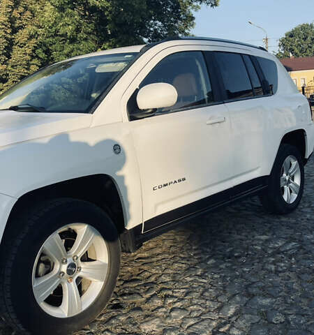 Джип Компас 2013 в Луцке на Automoto.ua Белый Джип Компас, объемом двигателя 2.36 л и пробегом 193 тыс. км за 9700 $, фото 14 на Automoto.ua