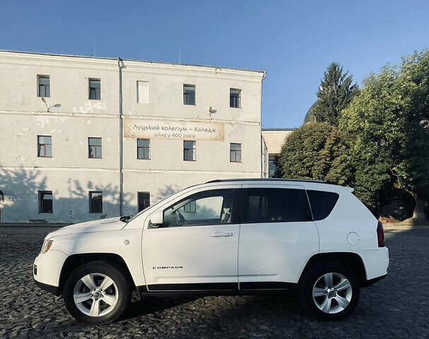 Джип Компас 2013 в Луцке на Automoto.ua Белый Джип Компас, объемом двигателя 2.36 л и пробегом 193 тыс. км за 9700 $, фото 1 на Automoto.ua
