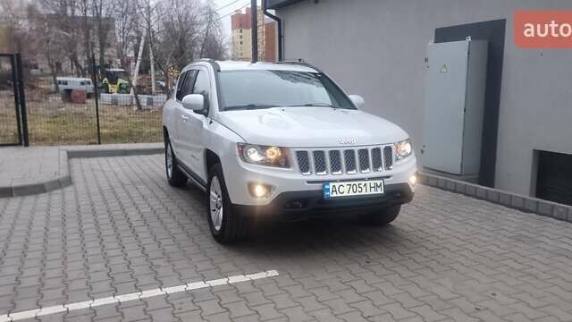 Белый Джип Компас, объемом двигателя 2.36 л и пробегом 182 тыс. км за 10000 $, фото 1 на Automoto.ua