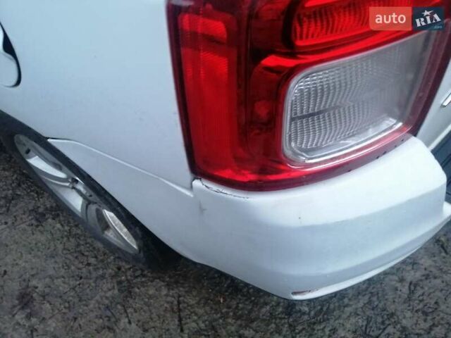 Белый Джип Компас, объемом двигателя 2.36 л и пробегом 151 тыс. км за 9700 $, фото 1 на Automoto.ua