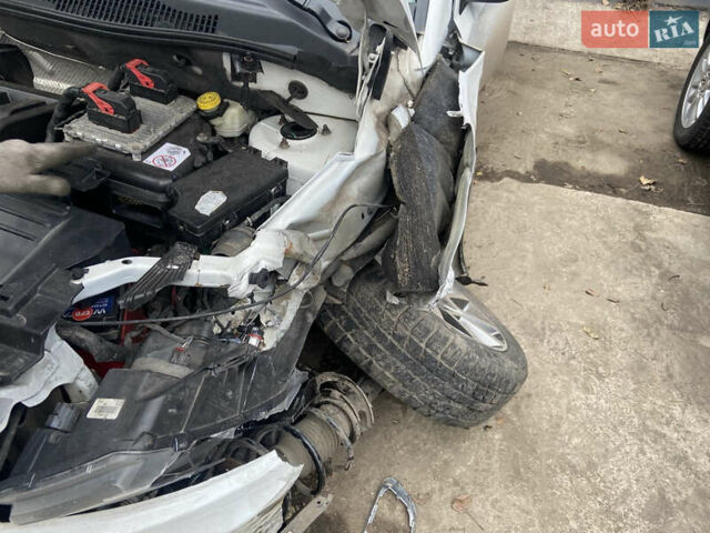 Белый Джип Компас, объемом двигателя 2.36 л и пробегом 165 тыс. км за 4400 $, фото 12 на Automoto.ua