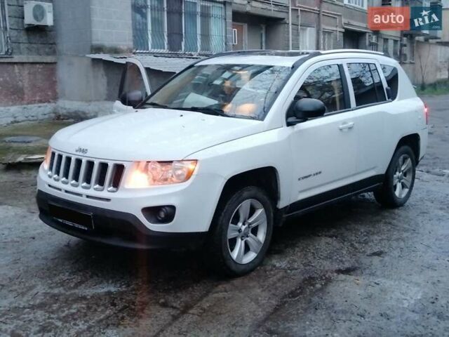 Белый Джип Компас, объемом двигателя 2.36 л и пробегом 151 тыс. км за 8999 $, фото 2 на Automoto.ua