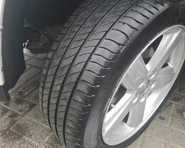 Белый Джип Компас, объемом двигателя 2 л и пробегом 70 тыс. км за 12499 $, фото 6 на Automoto.ua