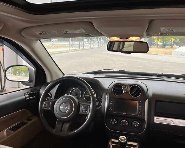 Белый Джип Компас, объемом двигателя 2 л и пробегом 69 тыс. км за 12999 $, фото 10 на Automoto.ua