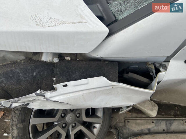 Белый Джип Компас, объемом двигателя 2.36 л и пробегом 165 тыс. км за 4400 $, фото 8 на Automoto.ua