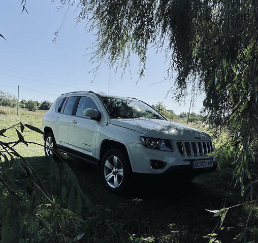 Джип Компас 2013 в Луцке на Automoto.ua Белый Джип Компас, объемом двигателя 2.36 л и пробегом 193 тыс. км за 9700 $, фото 3 на Automoto.ua