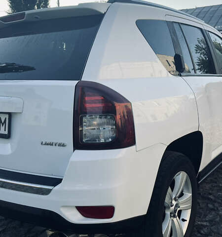 Джип Компас 2013 в Луцке на Automoto.ua Белый Джип Компас, объемом двигателя 2.36 л и пробегом 193 тыс. км за 9700 $, фото 9 на Automoto.ua