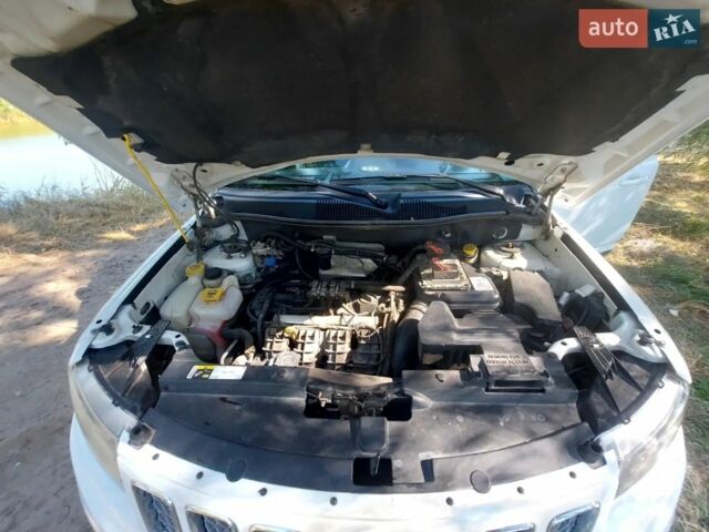 Белый Джип Компас, объемом двигателя 2 л и пробегом 215 тыс. км за 8900 $, фото 2 на Automoto.ua