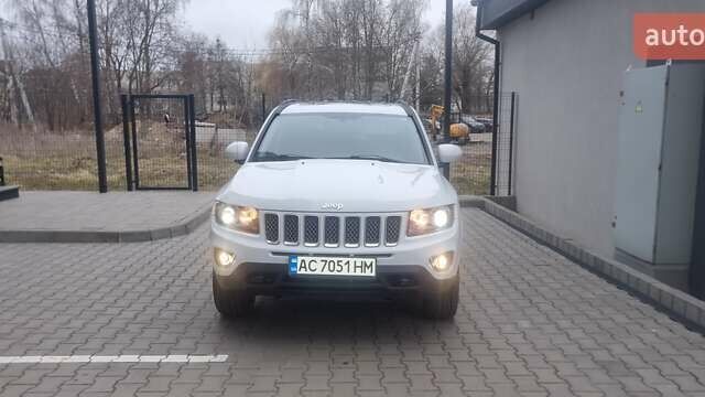 Белый Джип Компас, объемом двигателя 2.36 л и пробегом 182 тыс. км за 10000 $, фото 2 на Automoto.ua