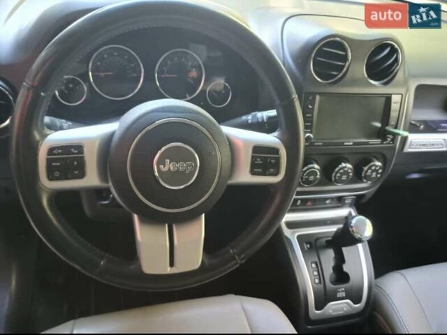 Білий Джип Compass, об'ємом двигуна 2.36 л та пробігом 246 тис. км за 9300 $, фото 2 на Automoto.ua