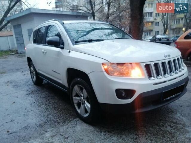 Белый Джип Компас, объемом двигателя 2.36 л и пробегом 151 тыс. км за 8999 $, фото 4 на Automoto.ua