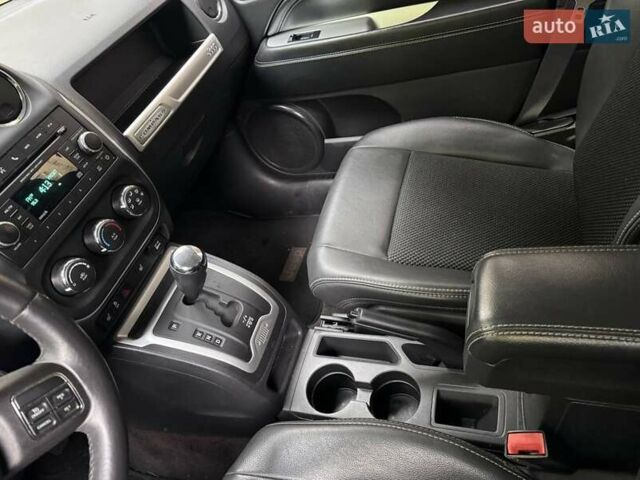 Білий Джип Compass, об'ємом двигуна 2.36 л та пробігом 85 тис. км за 11300 $, фото 13 на Automoto.ua