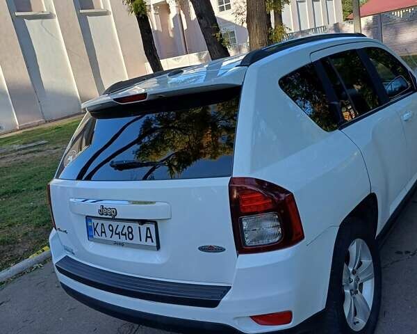 Белый Джип Компас, объемом двигателя 0 л и пробегом 208 тыс. км за 10700 $, фото 12 на Automoto.ua