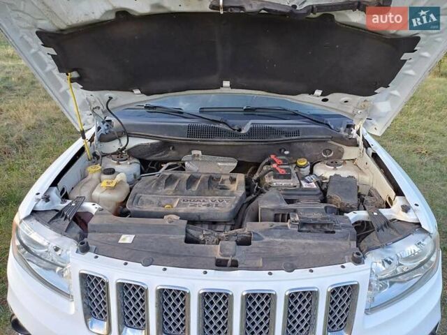 Белый Джип Компас, объемом двигателя 0 л и пробегом 208 тыс. км за 10700 $, фото 2 на Automoto.ua