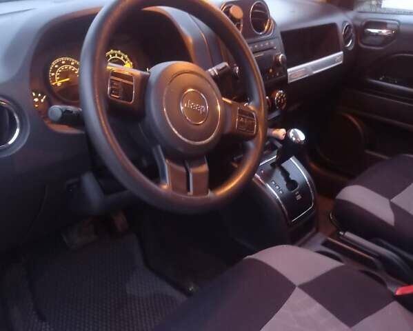 Белый Джип Компас, объемом двигателя 2.36 л и пробегом 175 тыс. км за 9700 $, фото 2 на Automoto.ua