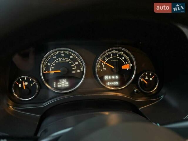 Джип Compass 2014 у Києві на Automoto.ua Білий Джип Compass, об'ємом двигуна 2.36 л та пробігом 135 тис. км за 9800 $, фото 14 на Automoto.ua