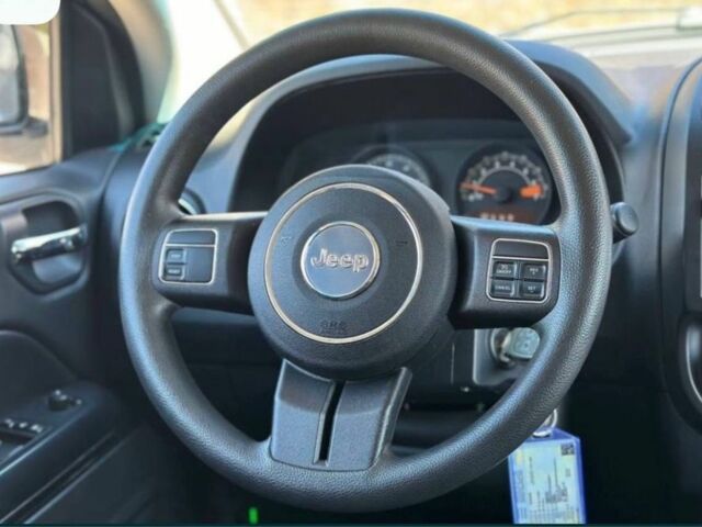 Белый Джип Компас, объемом двигателя 2.4 л и пробегом 133 тыс. км за 10300 $, фото 6 на Automoto.ua