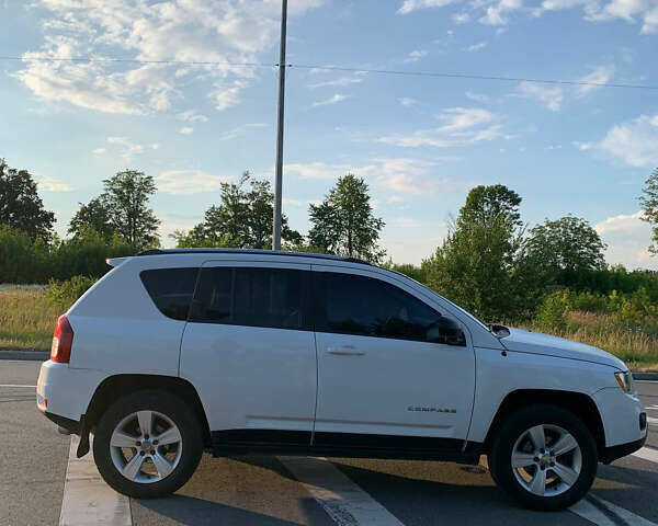 Білий Джип Compass, об'ємом двигуна 2.36 л та пробігом 210 тис. км за 9600 $, фото 8 на Automoto.ua