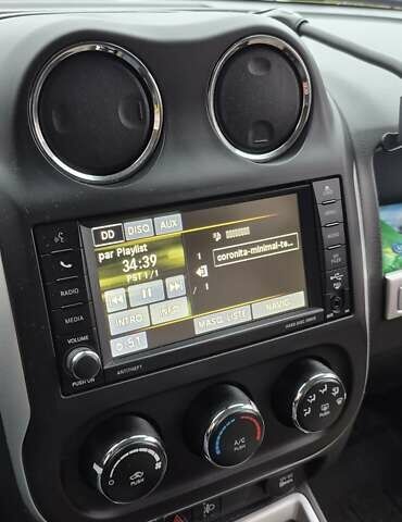 Білий Джип Compass, об'ємом двигуна 2.36 л та пробігом 192 тис. км за 9500 $, фото 11 на Automoto.ua