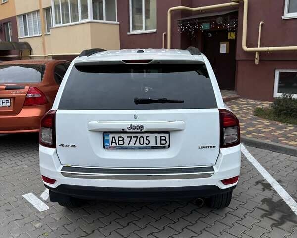 Джип Compass 2014 у Києві на Automoto.ua Білий Джип Compass, об'ємом двигуна 2.36 л та пробігом 135 тис. км за 9800 $, фото 6 на Automoto.ua
