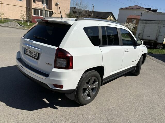 Білий Джип Compass, об'ємом двигуна 2.4 л та пробігом 169 тис. км за 10300 $, фото 2 на Automoto.ua