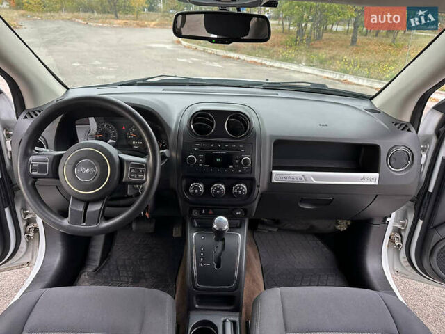 Білий Джип Compass, об'ємом двигуна 2.36 л та пробігом 142 тис. км за 9799 $, фото 14 на Automoto.ua