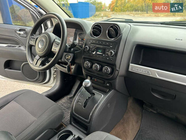 Білий Джип Compass, об'ємом двигуна 2.36 л та пробігом 142 тис. км за 9799 $, фото 26 на Automoto.ua