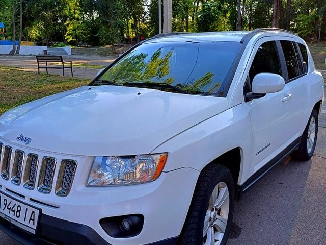 Білий Джип Compass, об'ємом двигуна 2.4 л та пробігом 208 тис. км за 9900 $, фото 3 на Automoto.ua